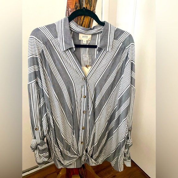 Grey Front Twist Button up top - Picture 2 of 5